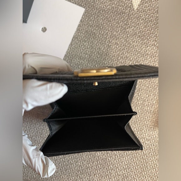 Price is firm NWT Chanel le boy card holder/compact wallet - Picture 6 of 11